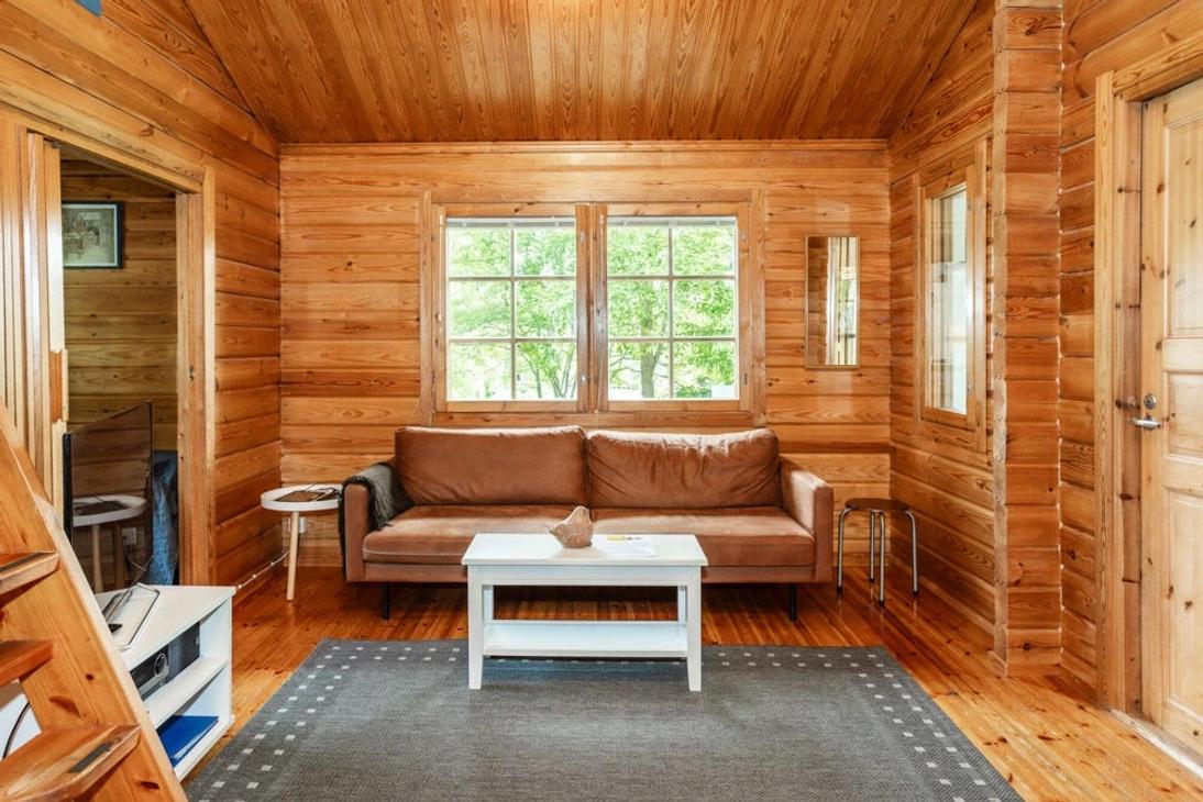 Ruskea sohvaryhm&auml;